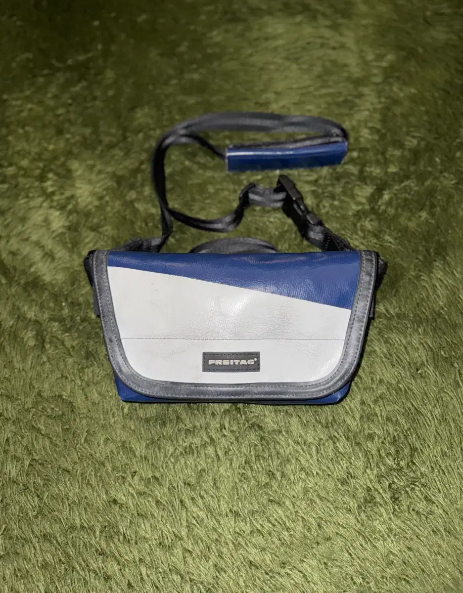 Freitag F153 JAMIE 프라이탁 제이미 크로스백 블루 화이트 | 브랜드